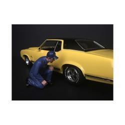 Mechanic Juan With Lug Wrench Figurine For 1-18 Scale Models By American Diorama 38177